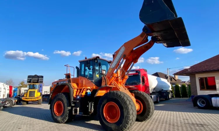 Doosan DL 420-3 - 2013 рік - фото № 17