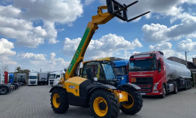 Телескопічний навантажувач JCB 531-70 - фото № 18