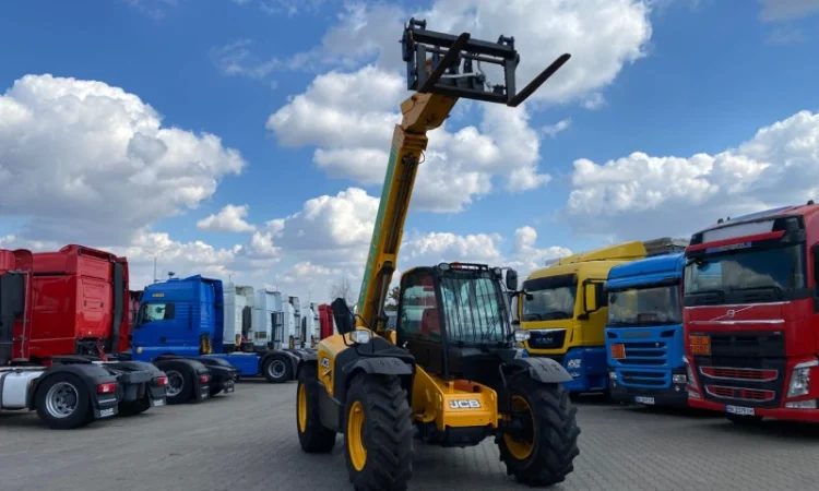 Телескопічний навантажувач JCB 531-70 - фото № 17