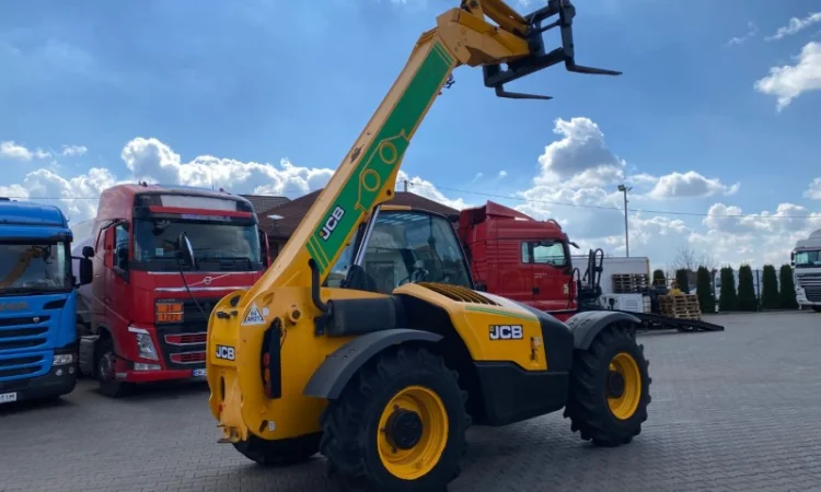 Телескопічний навантажувач JCB 531-70 - фото № 15