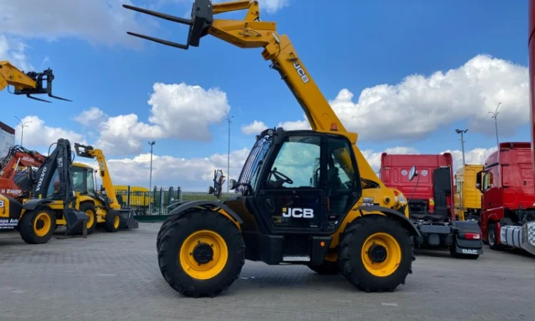 Телескопічний навантажувач JCB 531-70 - фото № 12