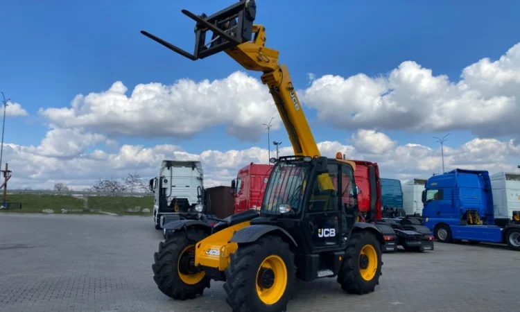 Телескопічний навантажувач JCB 531-70 - фото № 2