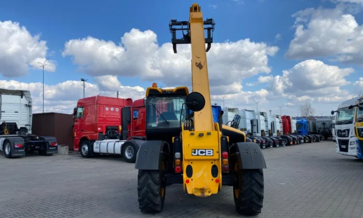Телескопічний навантажувач JCB 531-70 - фото № 9