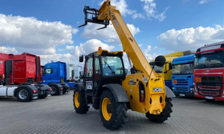 Телескопічний навантажувач JCB 531-70 - фото № 8