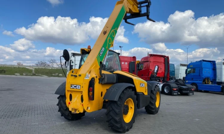 Телескопічний навантажувач JCB 531-70 - фото № 7