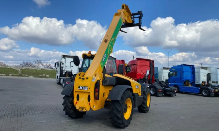 Телескопічний навантажувач JCB 531-70 - фото № 6
