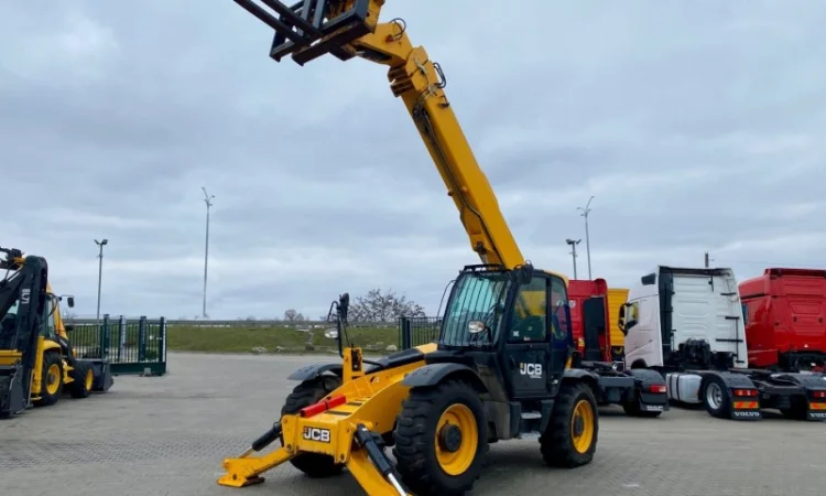 Телескопічний навантажувач JCB 540-140 - 2017 рік - фото № 1