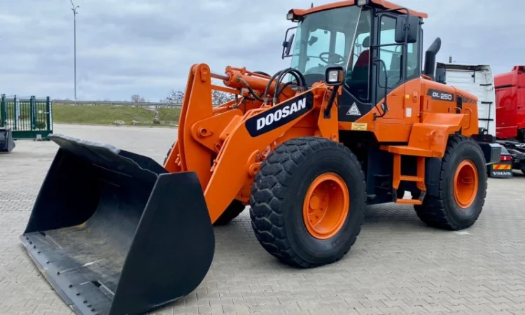 Фронтальний навантажувач Doosan DL 250-3 - 2014 року - фото № 20