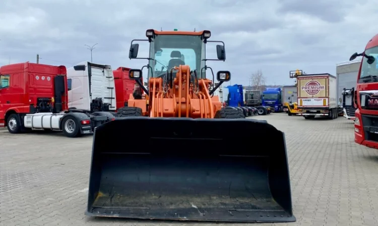 Фронтальний навантажувач Doosan DL 250-3 - 2014 року - фото № 18