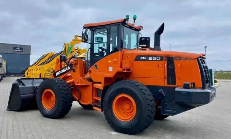 Фронтальний навантажувач Doosan DL 250-3 - 2014 року - фото № 15