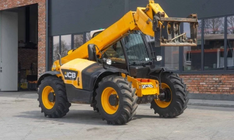 Телескопічний навантажувач JCB 531-70 - фото № 1