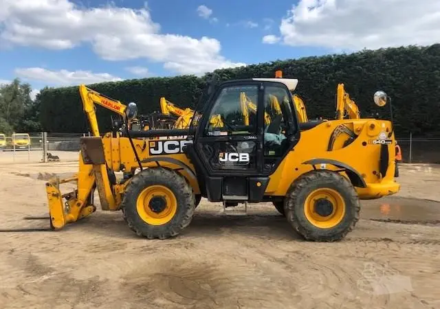 Купить телескопический погрузчик JCB 540-170 бу - фото № 1