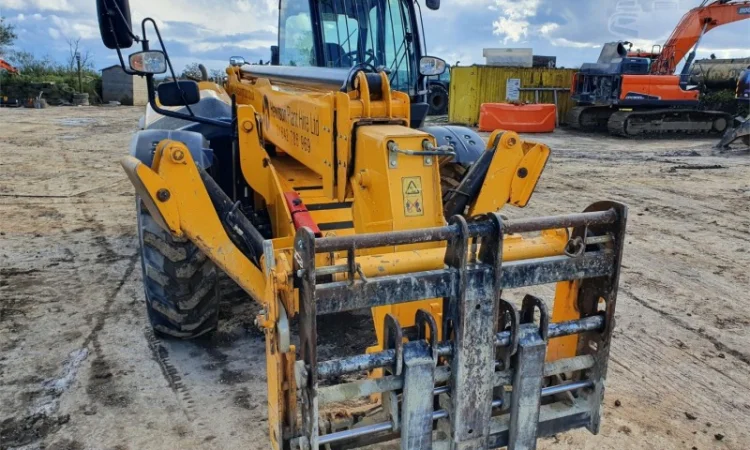 Телескопический погрузчик JCB 540-140 HIVIZ - фото № 10