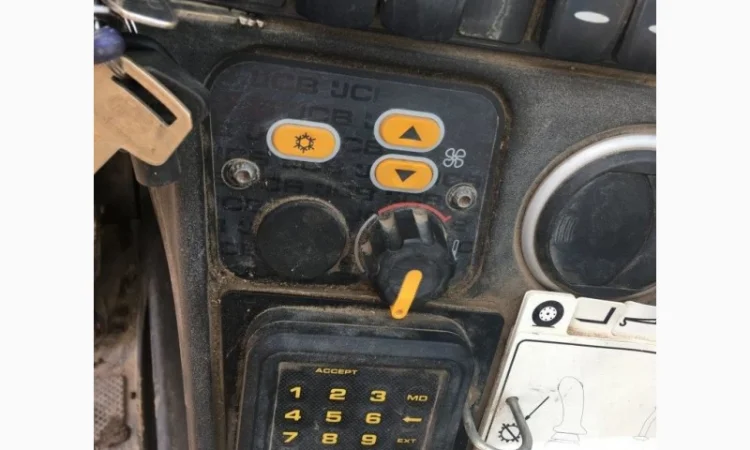 Телескопический погрузчик JCB 540-170. Телескопический погрузчик б/у - фото № 4