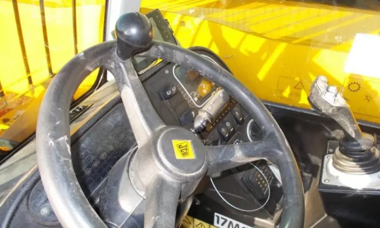 Телескопический погрузчик JCB 540-170. Спецтехника б/у - фото № 6