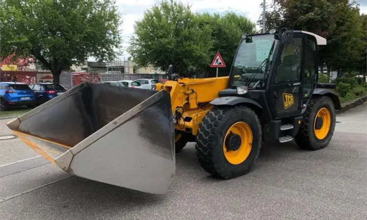 Телескопический погрузчик JCB 541-70. Спецтехника б/у - фото № 1