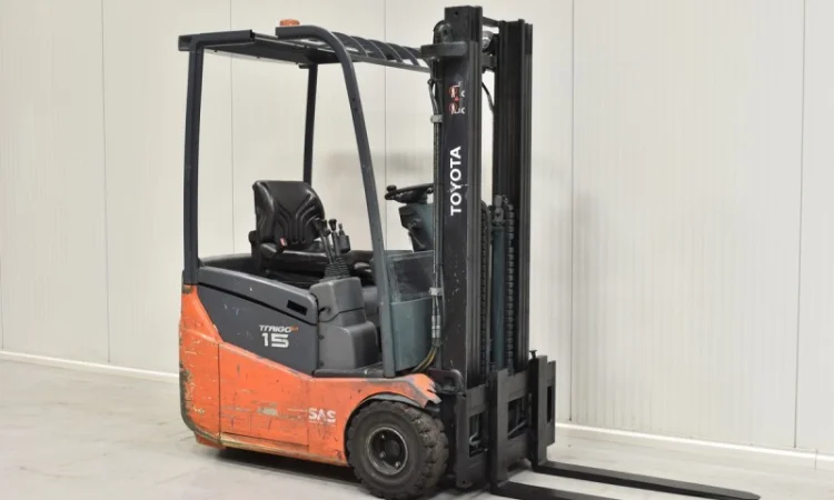 Вилочный погрузчик Toyota 7FBEST15 - фото № 1