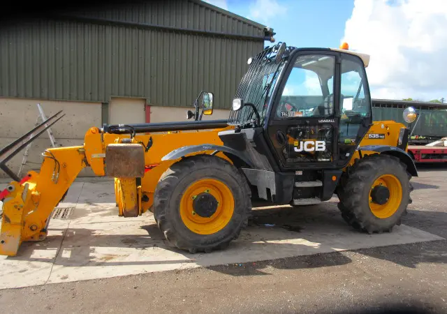 Телескопический погрузчик JCB 535-140. Спецтехника б/у - фото № 1