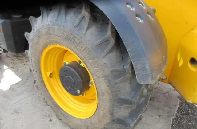 Телескопический погрузчик JCB 535-140. Спецтехника б/у - фото № 11