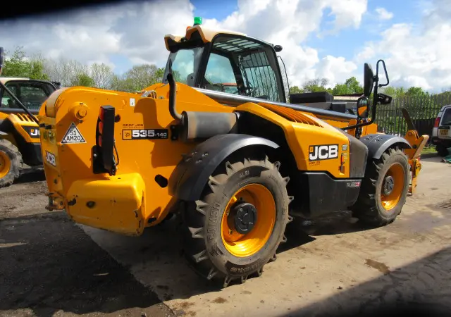 Телескопический погрузчик JCB 535-140. Спецтехника б/у - фото № 2