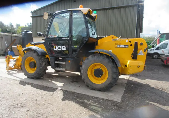 Телескопический погрузчик JCB 535-140. Спецтехника б/у - фото № 4