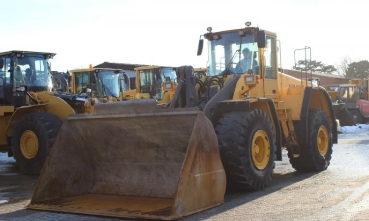 Фронтальный погрузчик Volvo L180E. Киев - фото № 1