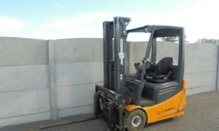 Вилочный погрузчик Jungheinrich EFG213 - фото № 1