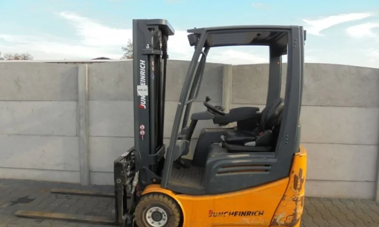 Вилочный погрузчик Jungheinrich EFG213 - фото № 3