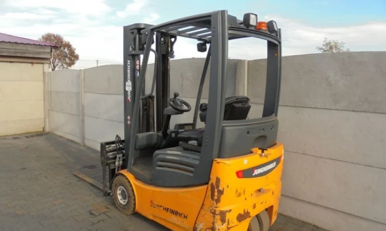 Вилочный погрузчик Jungheinrich EFG213 - фото № 4