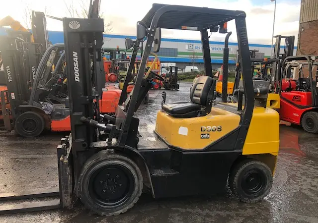 Дизельный погрузчик Doosan D30S-3 - фото № 3