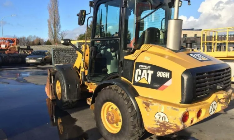 Погрузчик Caterpillar 906 H - фото № 1