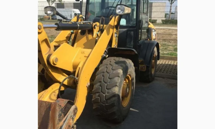 Погрузчик Caterpillar 906 H - фото № 4