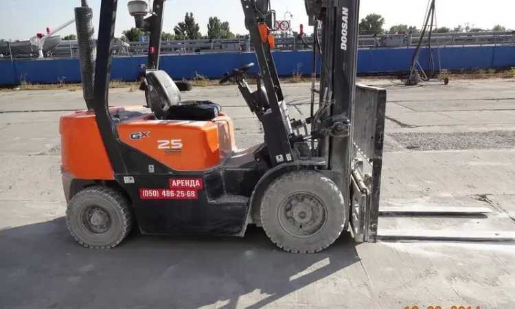 Аренда дизельный погрузчик б/у Doosan D25G - фото № 3