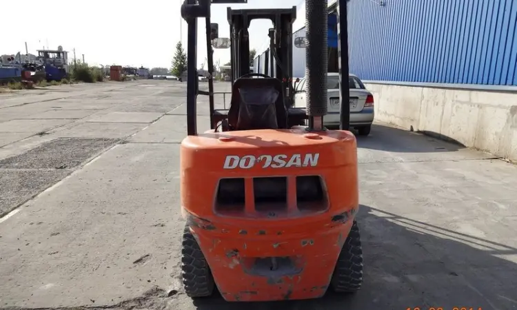 Аренда дизельный погрузчик б/у Doosan D25G - фото № 4