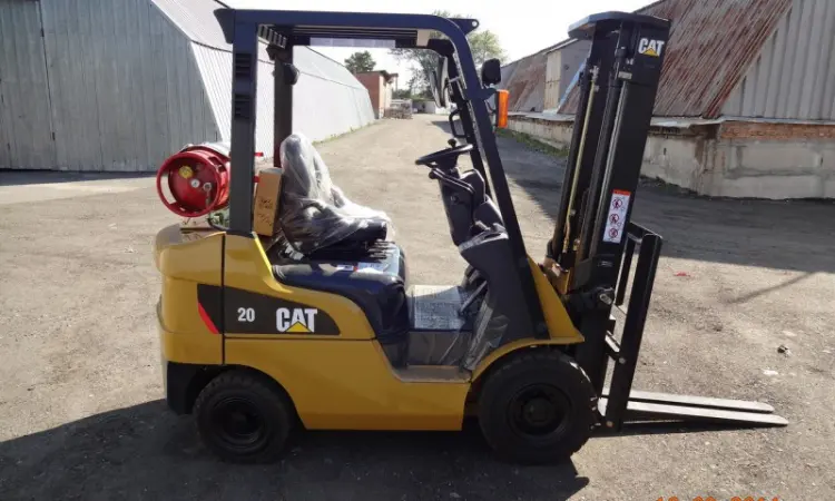 Продам новый погрузчик Caterpillar GP20CNT. Акция - фото № 1