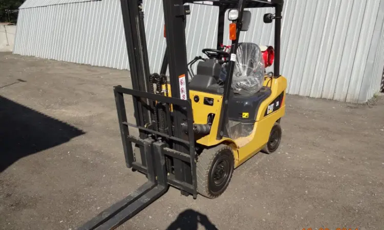 Продам новый погрузчик Caterpillar GP20CNT. Акция - фото № 3