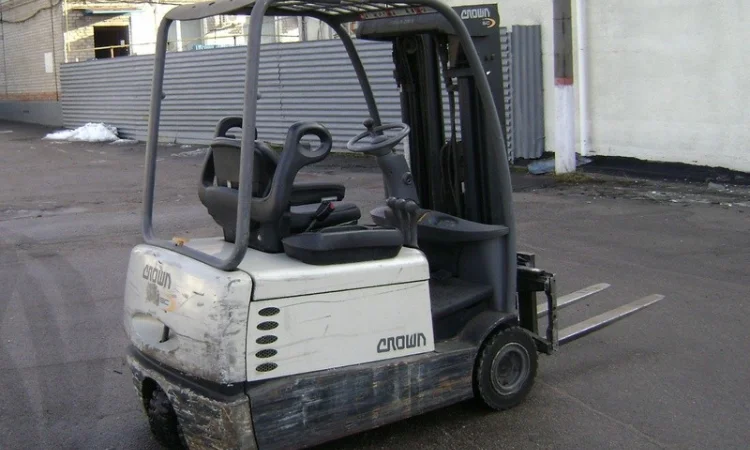 Аренда электрический вилочный погрузчик б/у Crown SC4240-1.6 - фото № 2