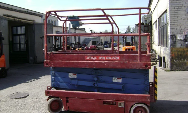 Продам подъемник ножничного типа б/у UpRight X32N Акция - фото № 1