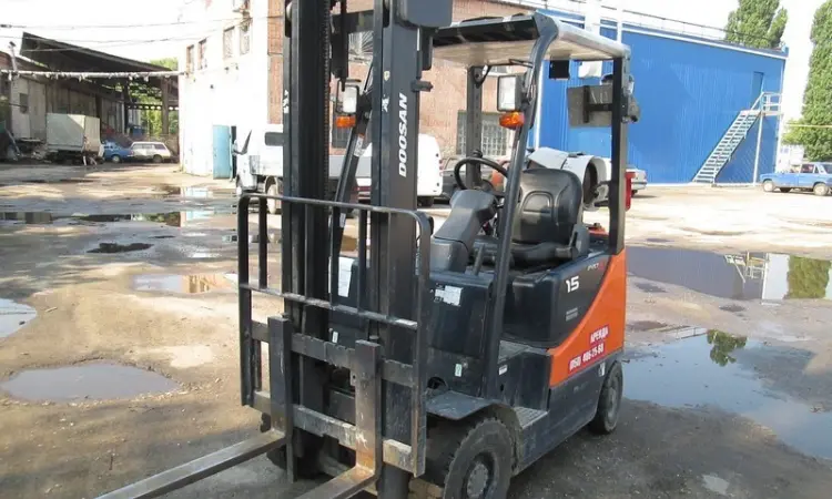 Продам газовый автопогрузчик б/у Doosan G15S-5 - фото № 3