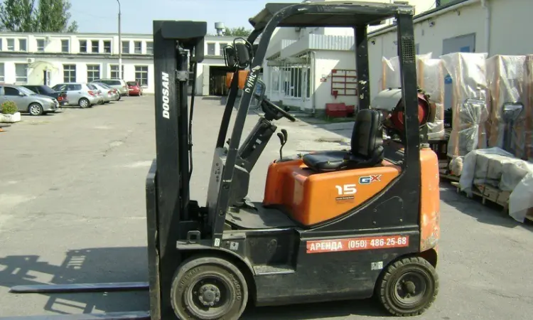Аренда вилочный погрузчик б/у Doosan G15G - фото № 1