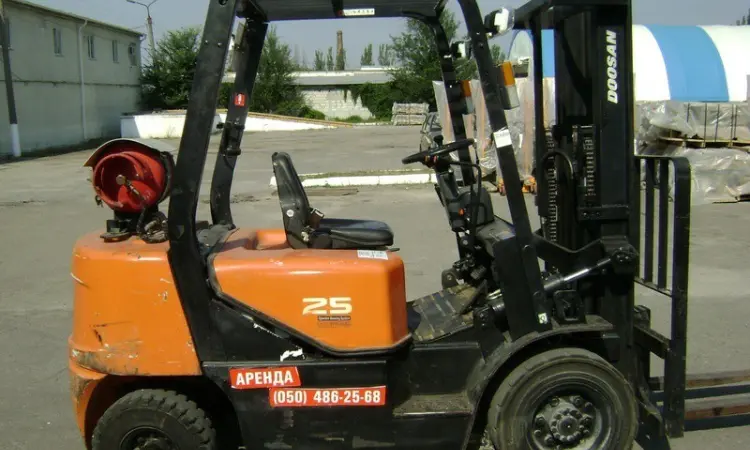 Аренда газовый погрузчик б/у Doosan G25G - фото № 3