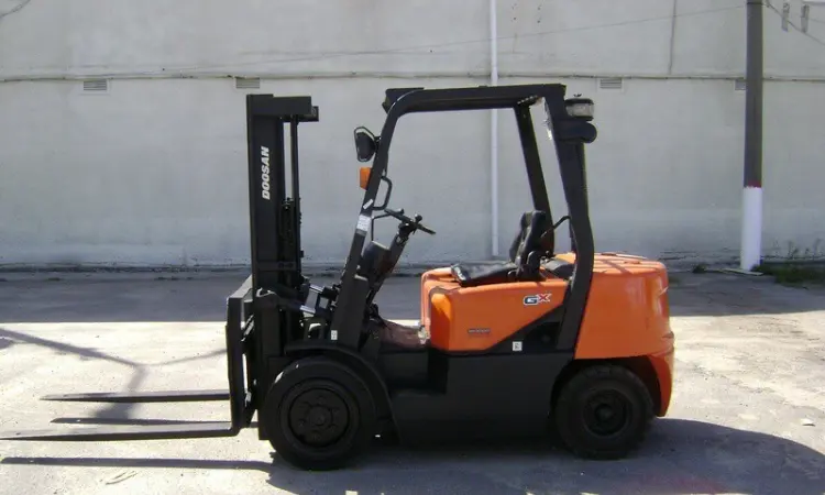 Аренда дизельный погрузчик б/у Doosan D30G - фото № 1