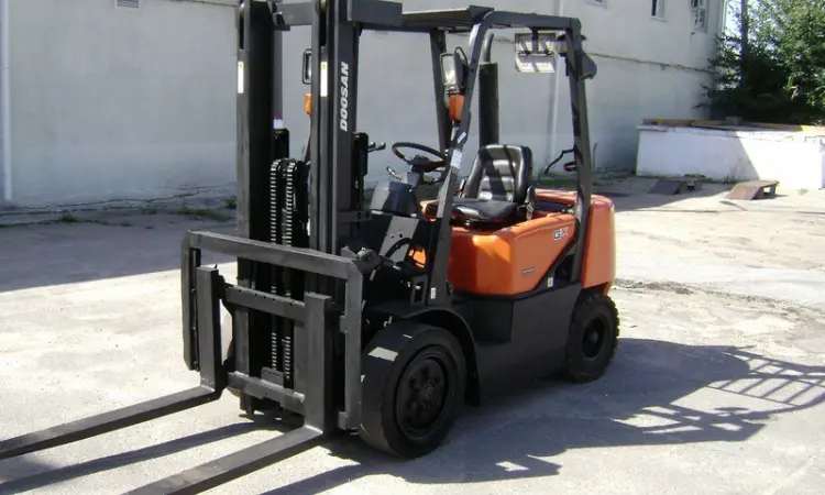 Аренда дизельный погрузчик б/у Doosan D30G - фото № 2