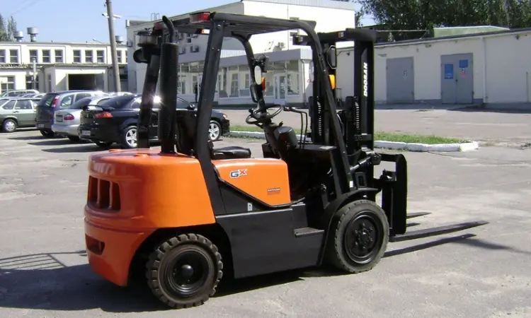Аренда дизельный погрузчик б/у Doosan D30G - фото № 6