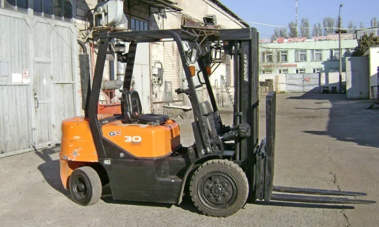 Аренда погрузчик дизель б/у Doosan D30G - фото № 1