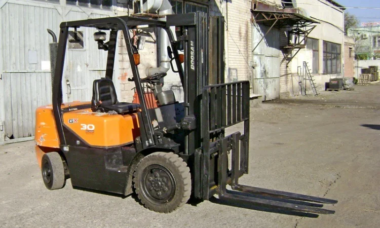 Аренда погрузчик дизель б/у Doosan D30G - фото № 2