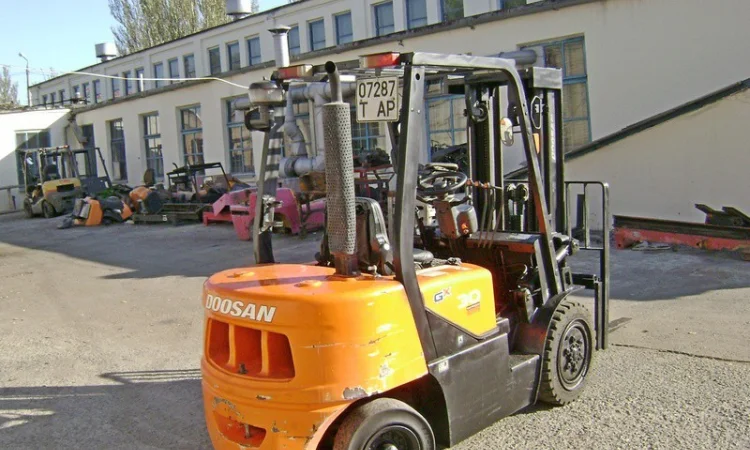 Аренда погрузчик дизель б/у Doosan D30G - фото № 3
