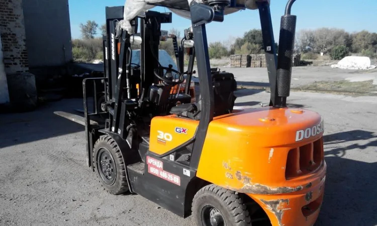 Аренда автопогрузчик б/у Doosan D30G, дизель - фото № 4