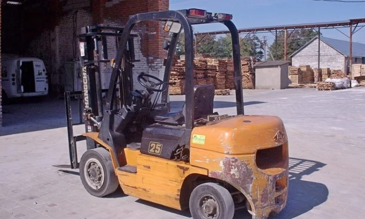 Продам вилочный погрузчик б/у HС CPCD25N-RG5 - фото № 4