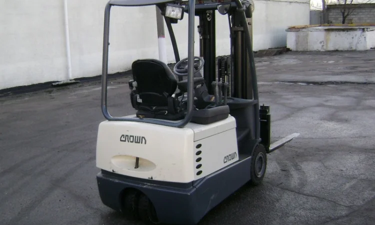 Аренда вилочный погрузчик б/у Crown SC4220-1.3 с электродвигателем - фото № 3